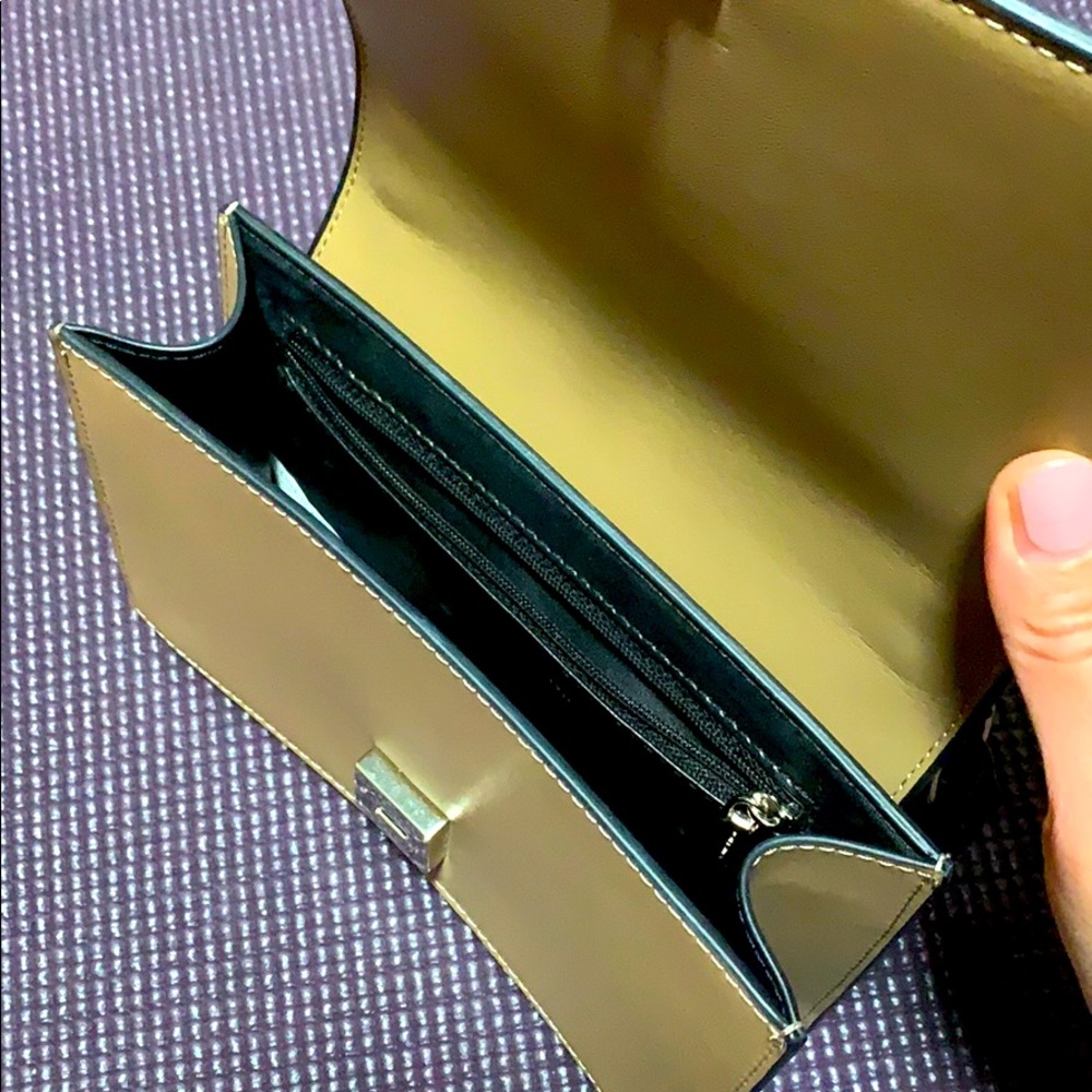 Handbag - Picture 2 of 3